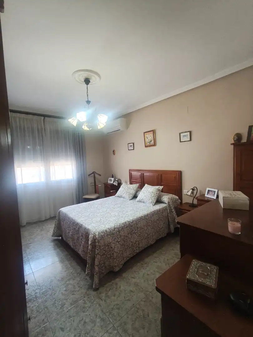 Dormitori de Casa o xalet en venda en Burujón amb Aire condicionat, Calefacció i Jardí privat