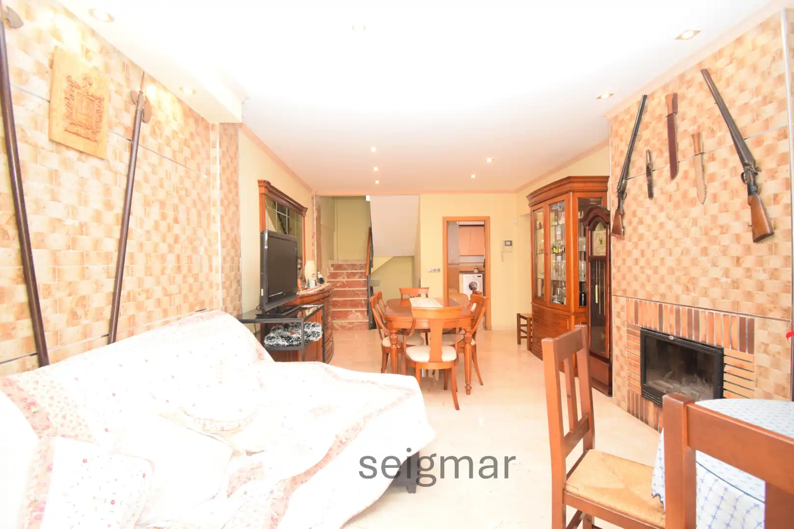 Casa adosada en venta en La Nucia con Terraza, Horno y Lavadora