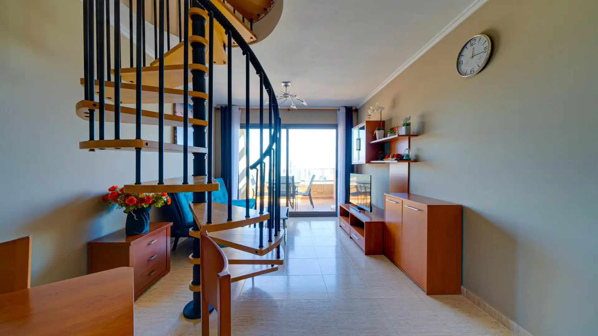 Attic for rent in Calle Ponent, Las Azaleas - Alkadir