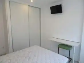 Habitación de Piso de alquiler en Gijón  con Calefacción, Parquet y Amueblado