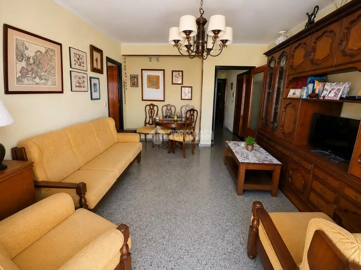 Flat with terrace for sale in Campanar