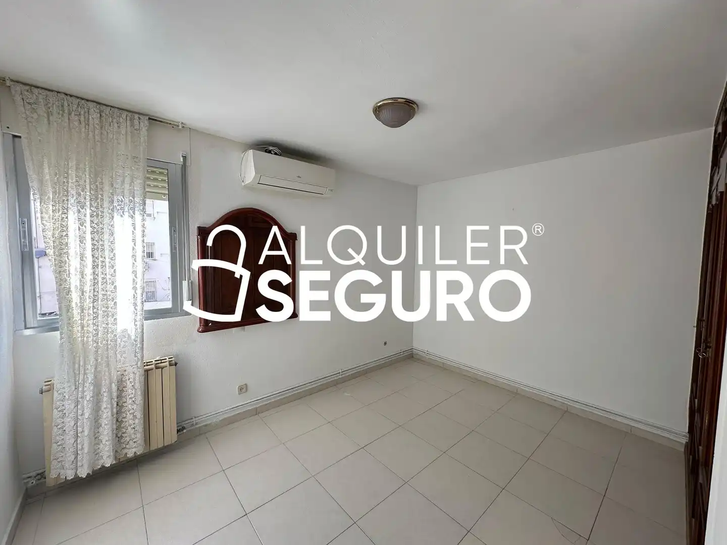 Bedroom of Flat for rent in Madrid  with Air Conditioner and Heating