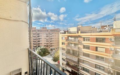 Exterior view of Flat for sale in  Valencia Capital  with Furnished and Balcony