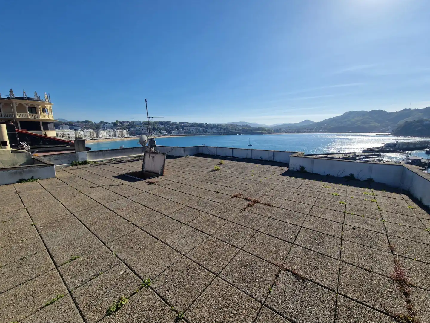 Vista exterior de Pis en venda en Donostia - San Sebastián  amb Calefacció i Balcó