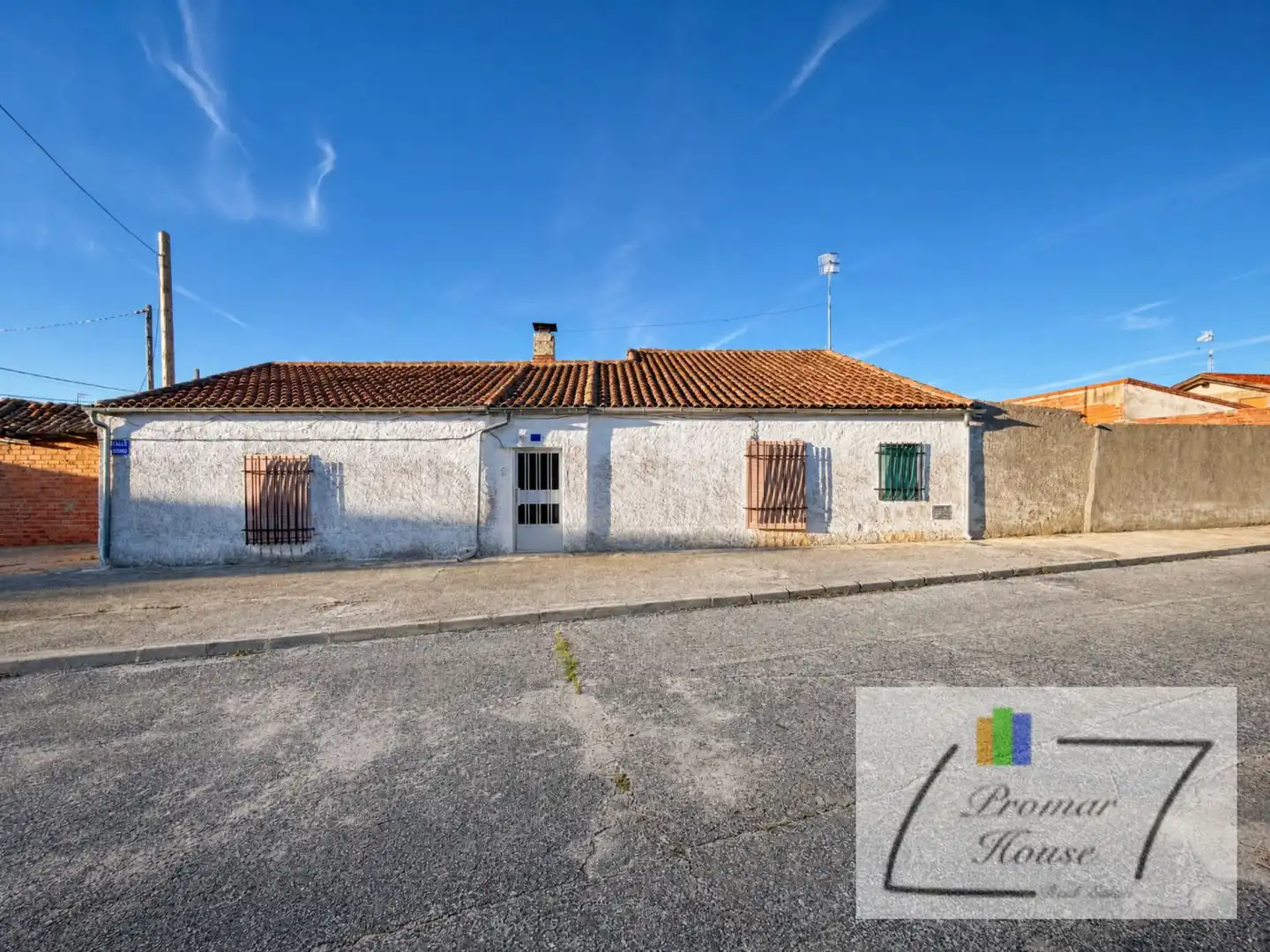 Exterior view of Houses for sale in Rivilla de Barajas  with Storage room