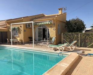 Vista exterior de Casa o xalet en venda en Torrevieja amb Terrassa, Traster i Piscina