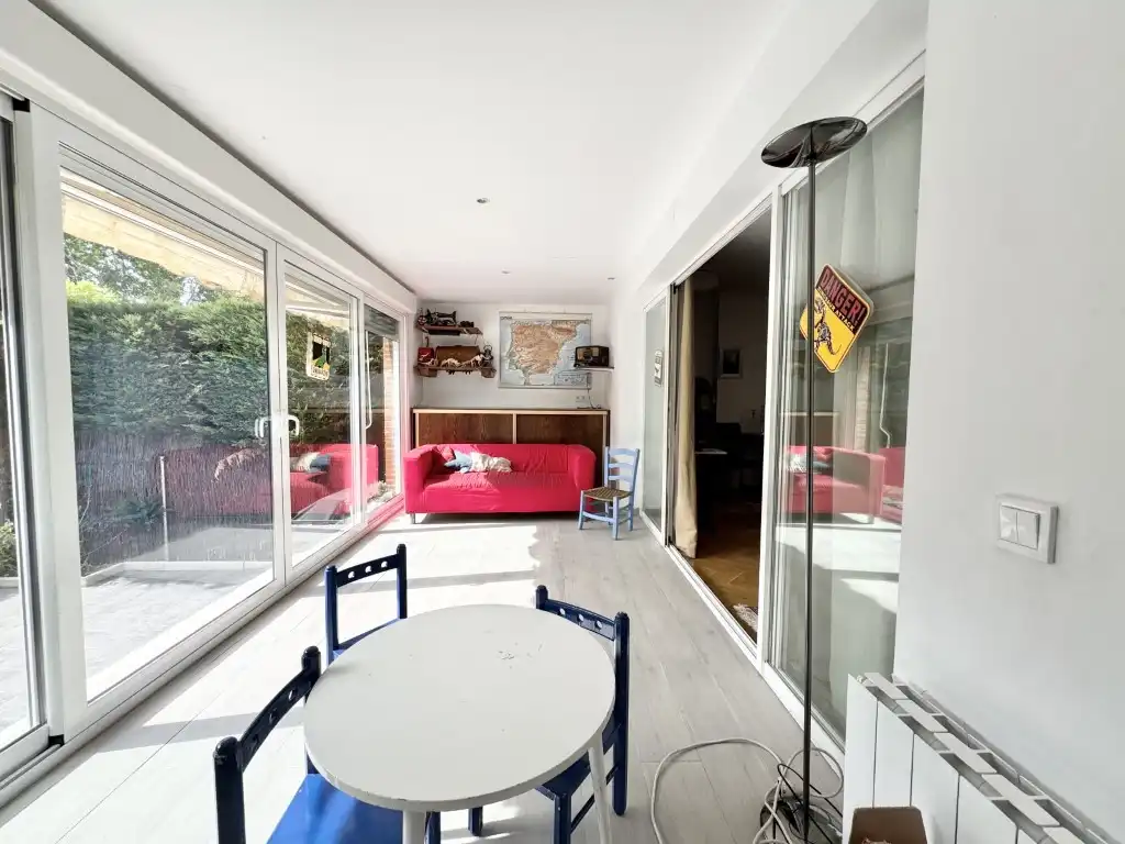 Sala d'estar de Casa adosada en venda en Club de Campo
