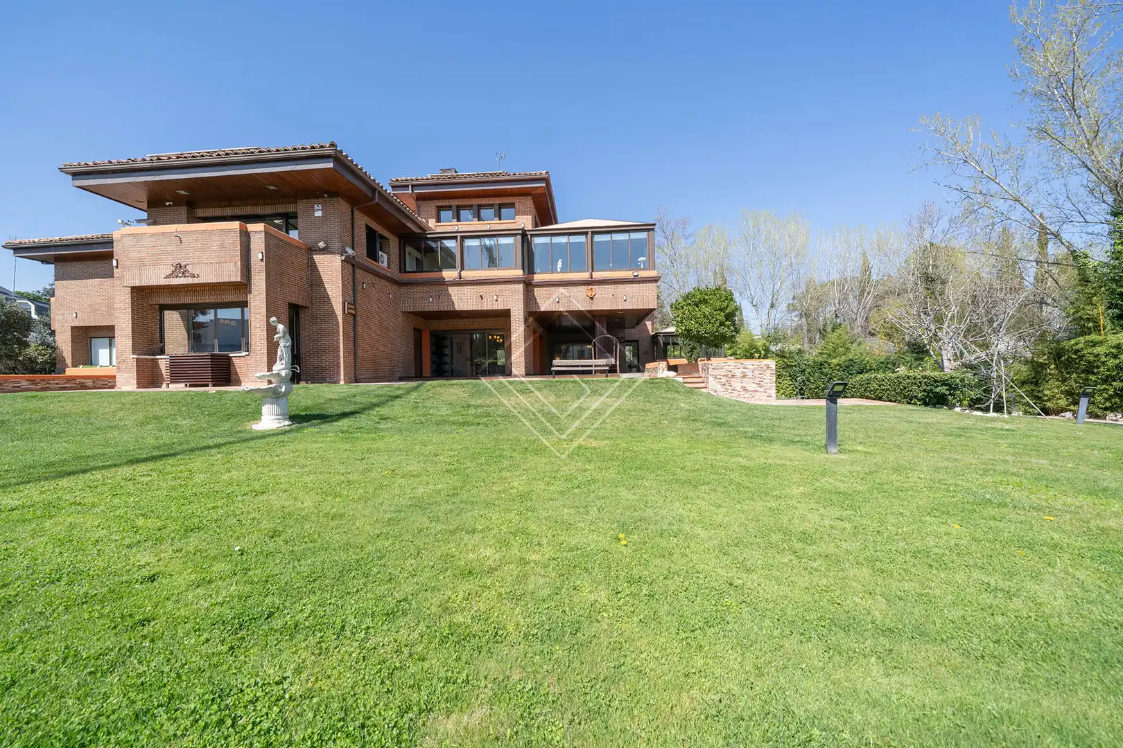 Vista exterior de Casa o chalet en venta en Madrid con Aire acondicionado, Calefacción y Jardín privado