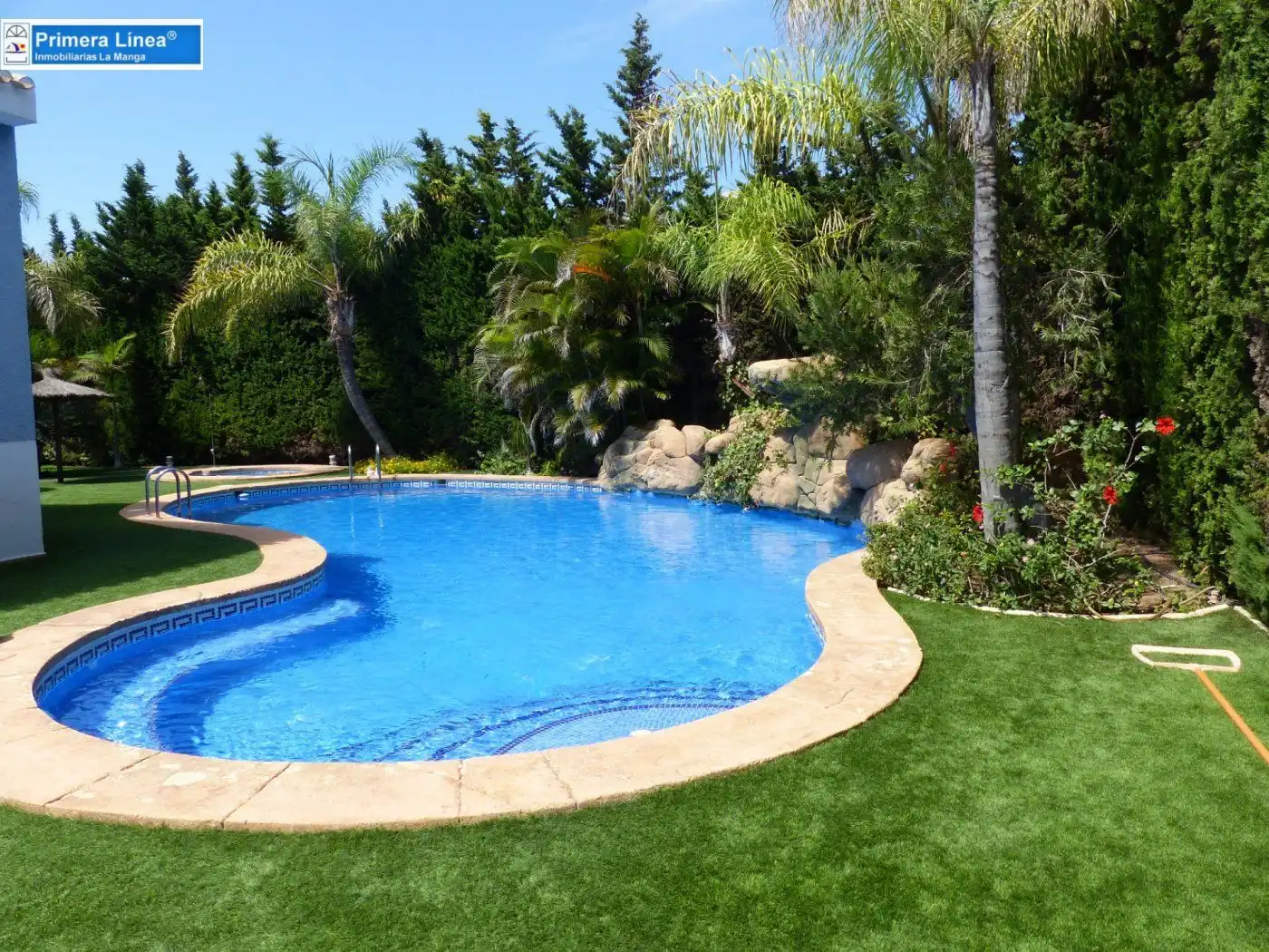 Piscina de Casa o chalet en venta en La Manga del Mar Menor con Jardín privado, Terraza y Trastero