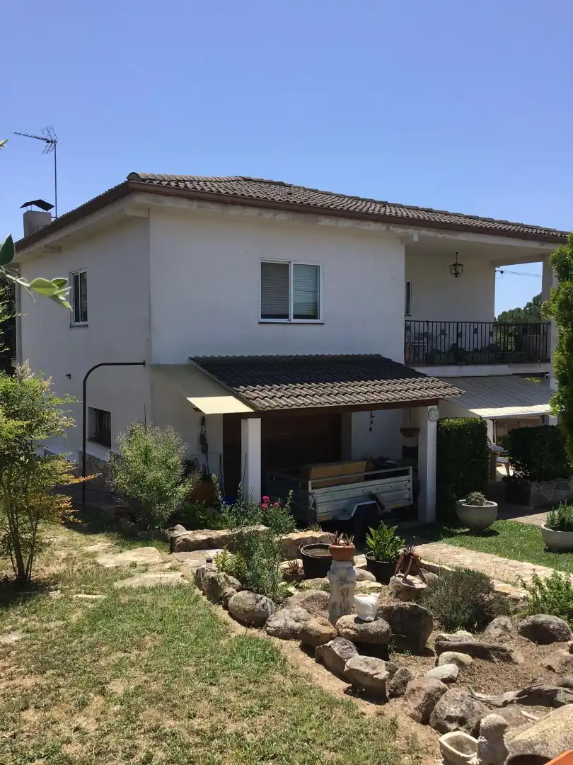 Außenansicht von Haus oder Chalet zum Verkauf in Santa Coloma de Farners mit Heizung, Privatgarten und Terrasse