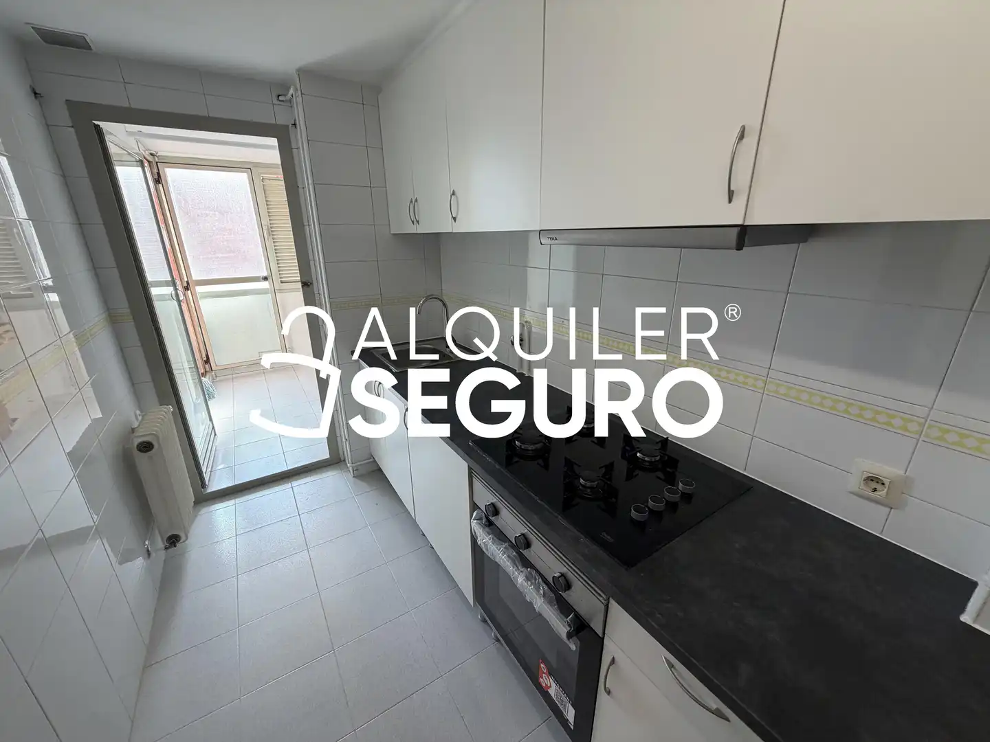 Cuina de Pis de lloguer en Madrid amb Aire condicionat i Calefacció