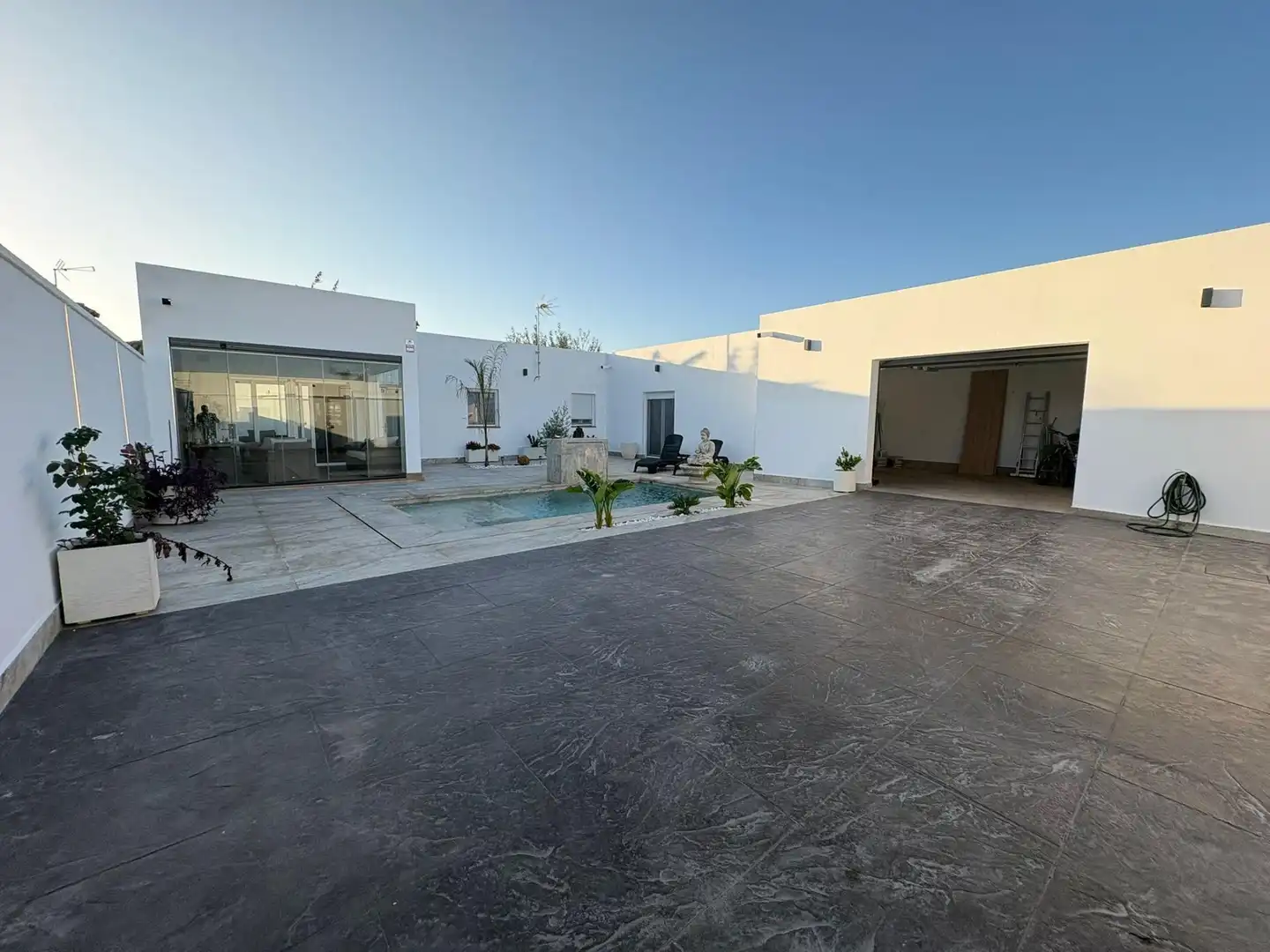 Exterior view of Houses for sale in Chiclana de la Frontera  with Air Conditioner and Swimming Pool