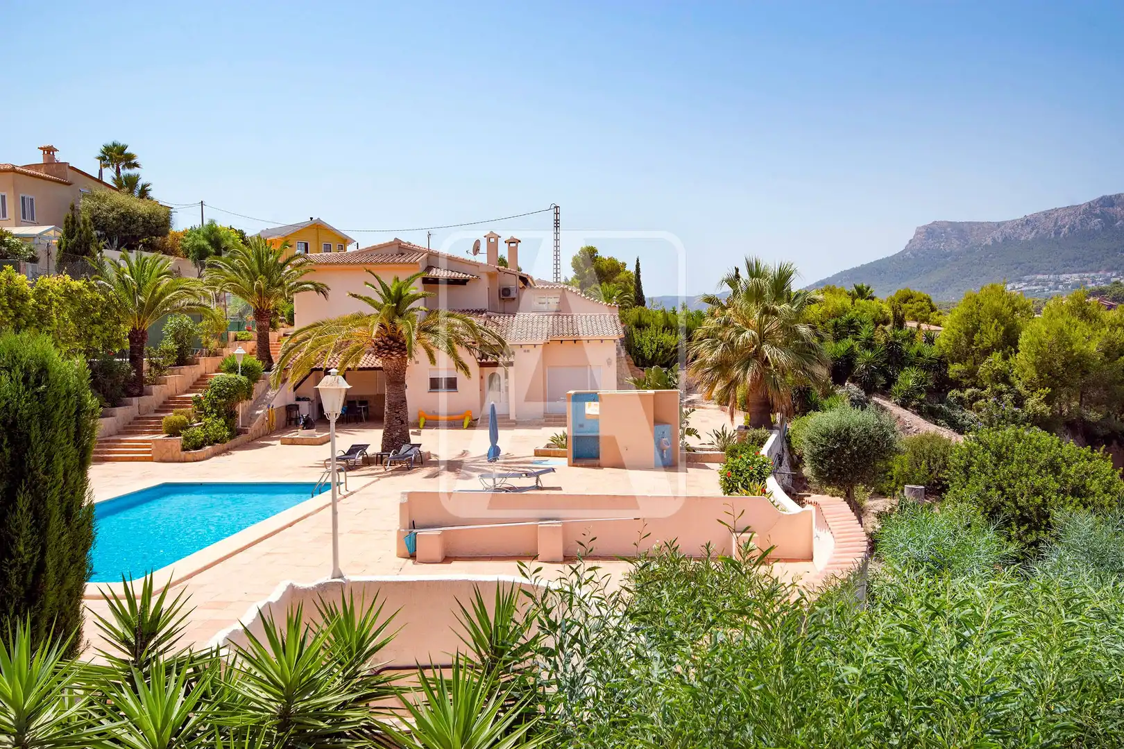 Vista exterior de Casa o xalet en venda en Calpe / Calp amb Aire condicionat, Calefacció i Jardí privat