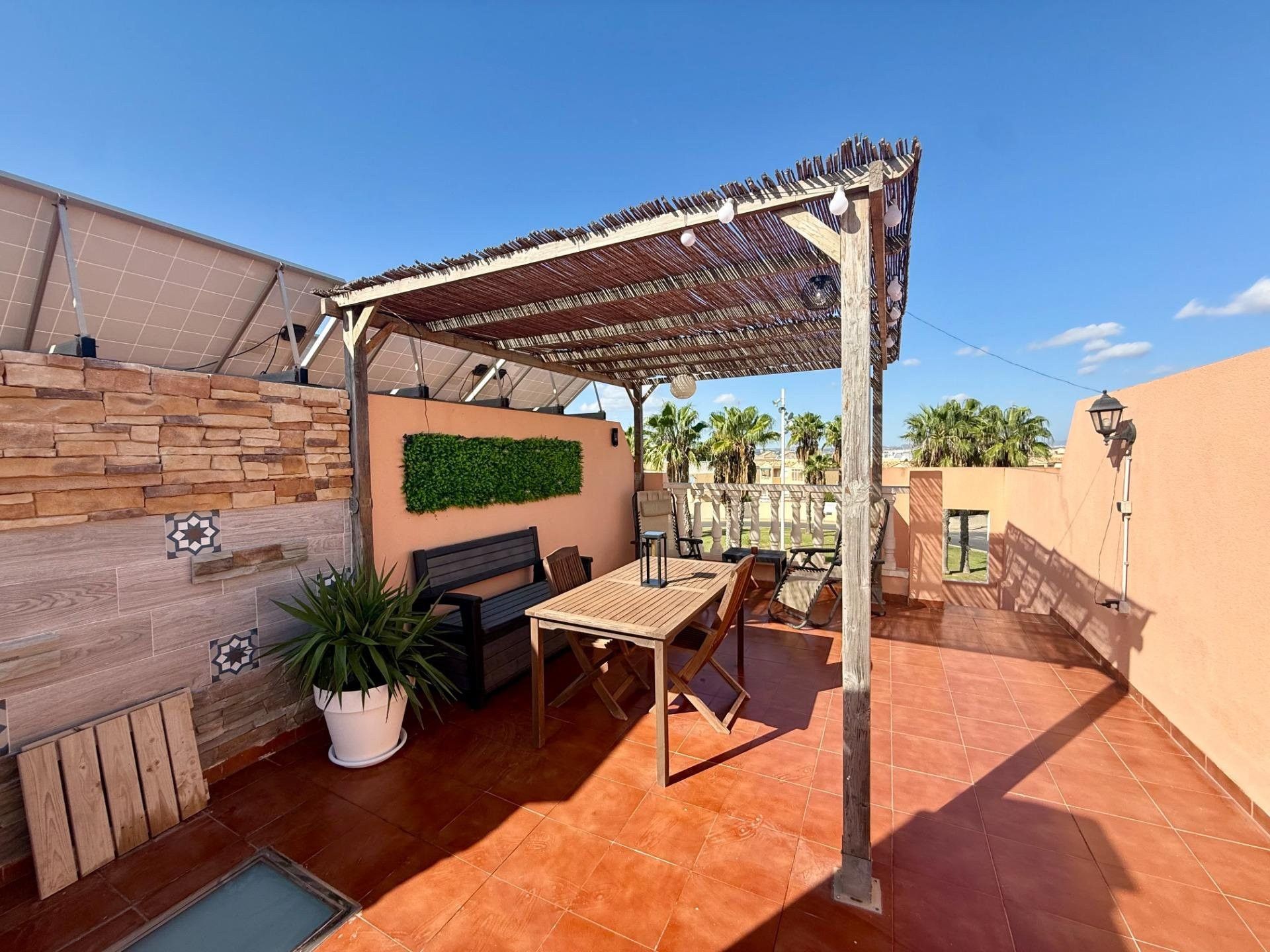Terraza de Casa adosada en venta en Torrevieja con Aire acondicionado, Piscina y Piscina comunitaria
