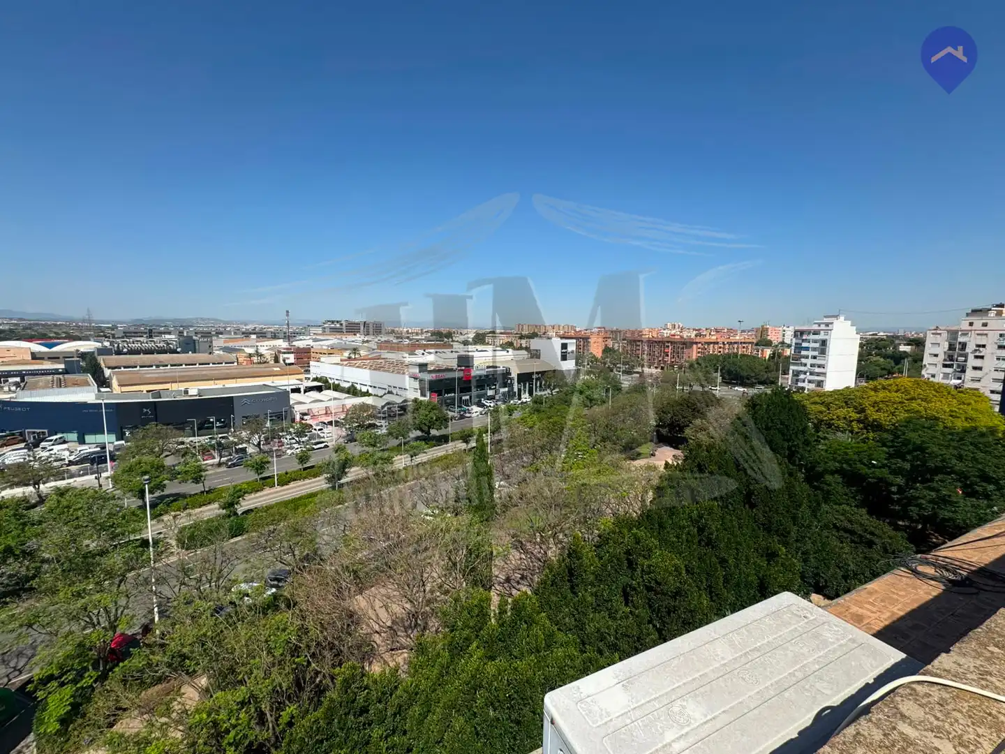 Vista exterior de Pis en venda en Valencia amb Aire condicionat, Terrassa i Alarma