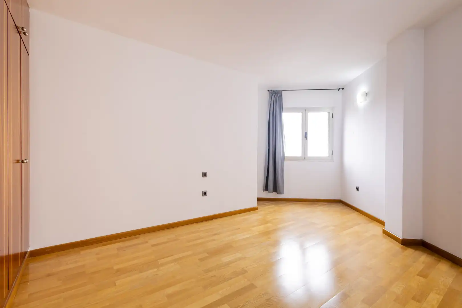 Habitación de Ático de alquiler en San Cristóbal de la Laguna con Terraza, Trastero y Balcón