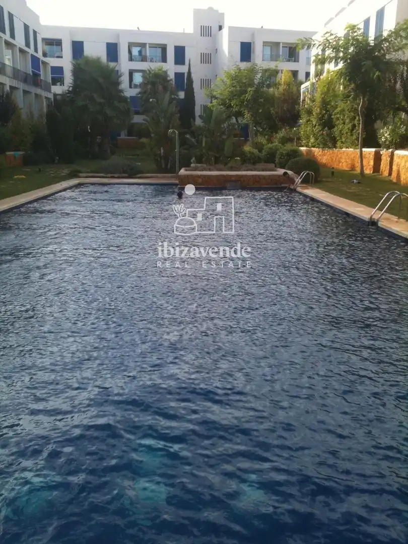 Schwimmbecken von Dachboden zur Miete in Santa Eulària des Riu mit Terrasse, Schwimmbad und Möbliert