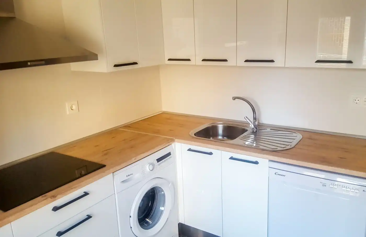 Küche von Wohnung zur Miete in Zaragoza mit Klimaanlage, Heizung und Privatgarten