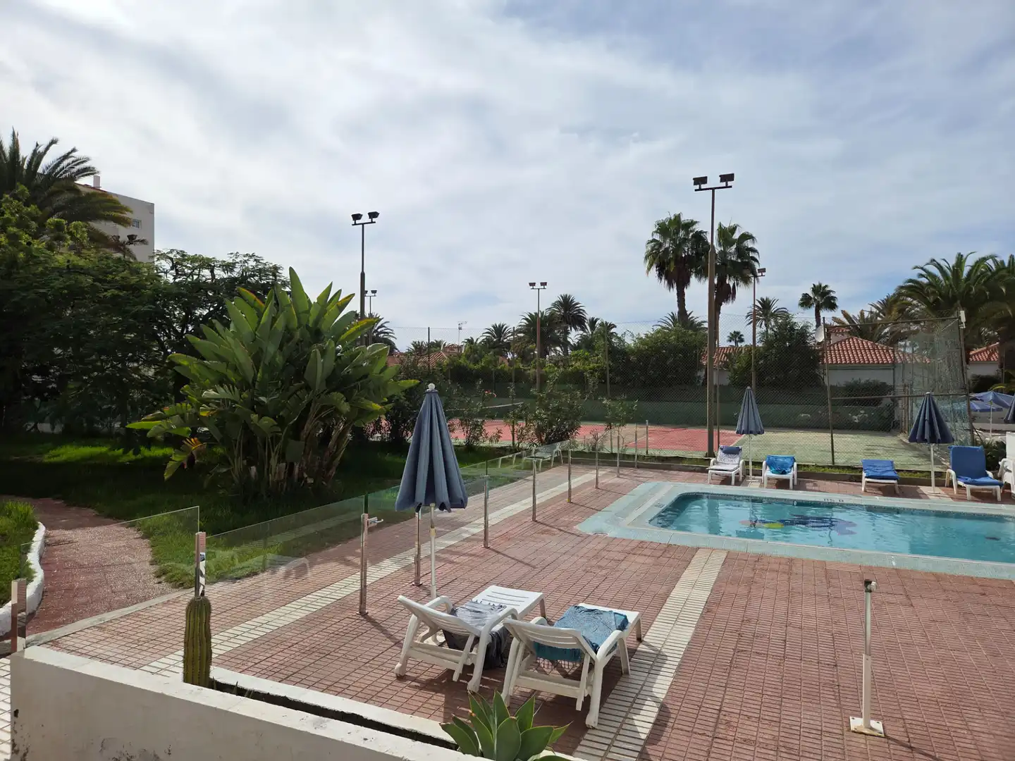 Piscina de Apartamento en venta en San Bartolomé de Tirajana con Aire acondicionado, Amueblado y Lavadora