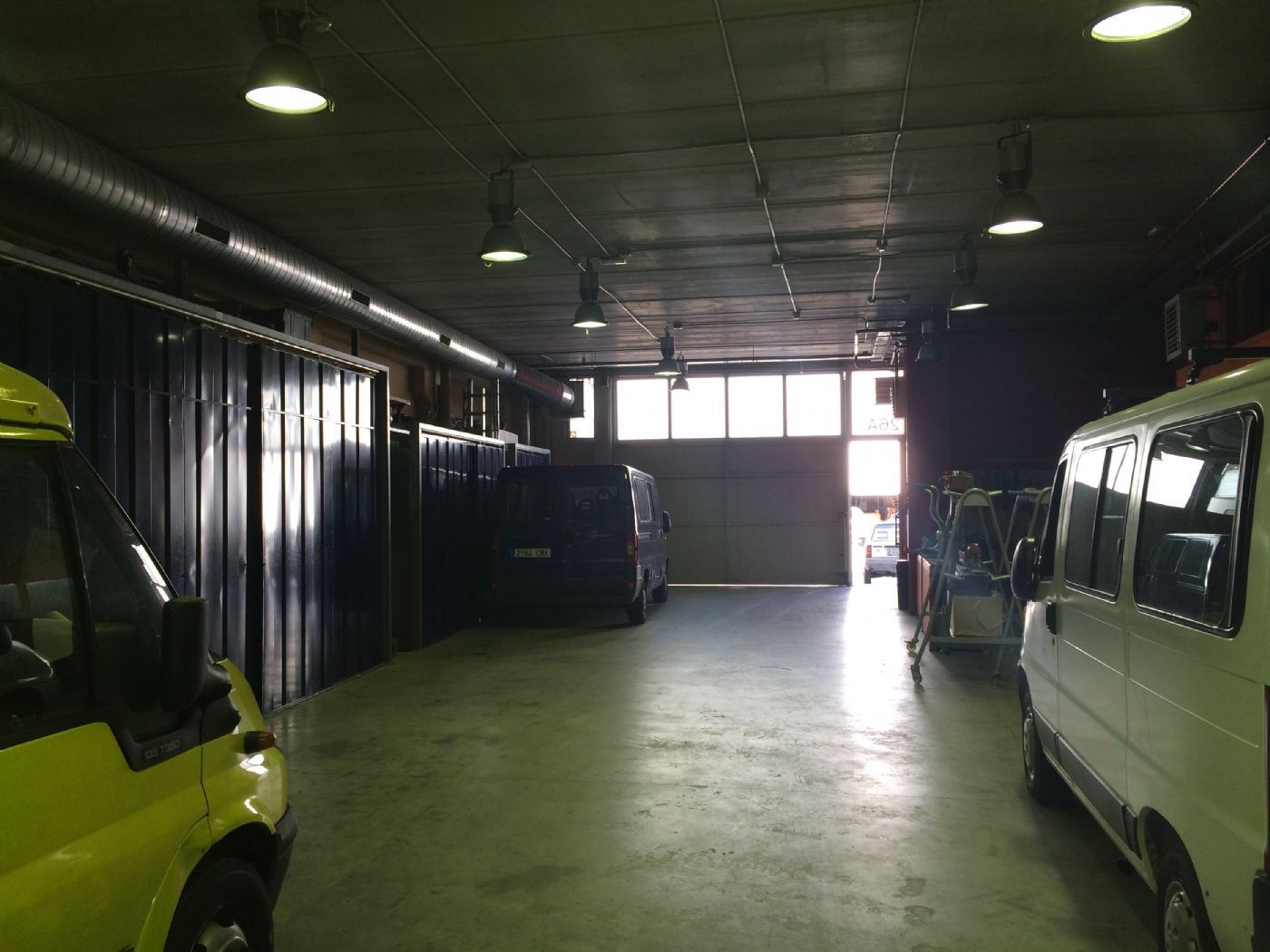 Industrial buildings to rent in Badalona  with Alarm