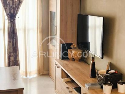 Living room of Flat for sale in Alcalá de Guadaira  with Air Conditioner, Heating and Parquet flooring