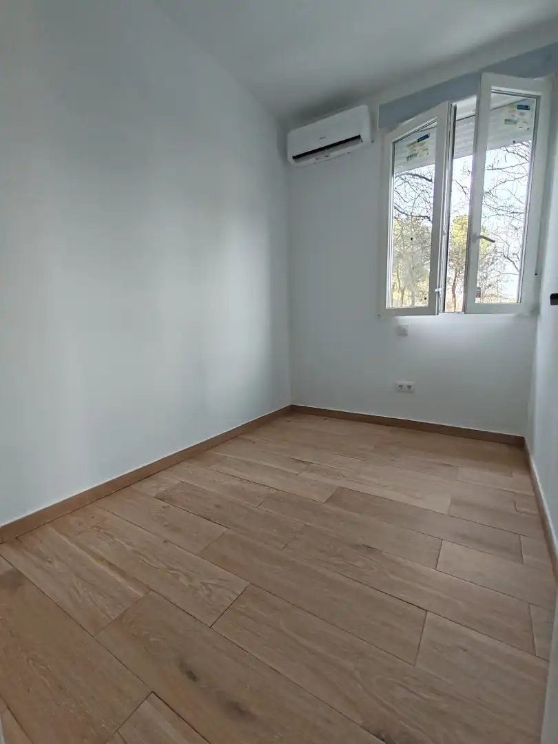 Habitación de Piso en venta en Fuenlabrada con Aire acondicionado, Calefacción y Alarma