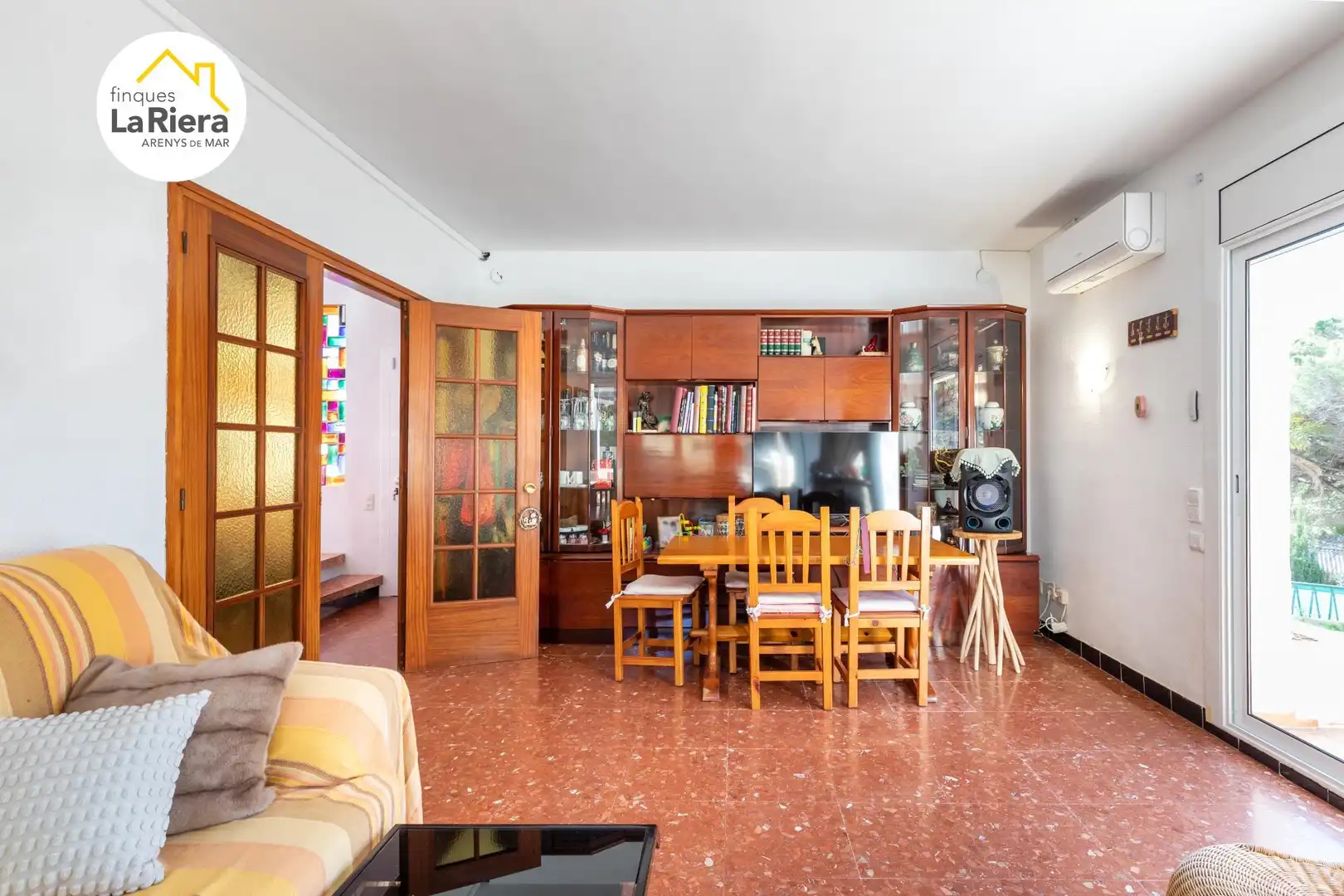Sala d'estar de Casa o xalet en venda en Arenys de Munt amb Aire condicionat, Jardí privat i Terrassa