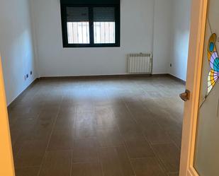Flat for sale in Borox  with Air Conditioner, Heating and Storage room