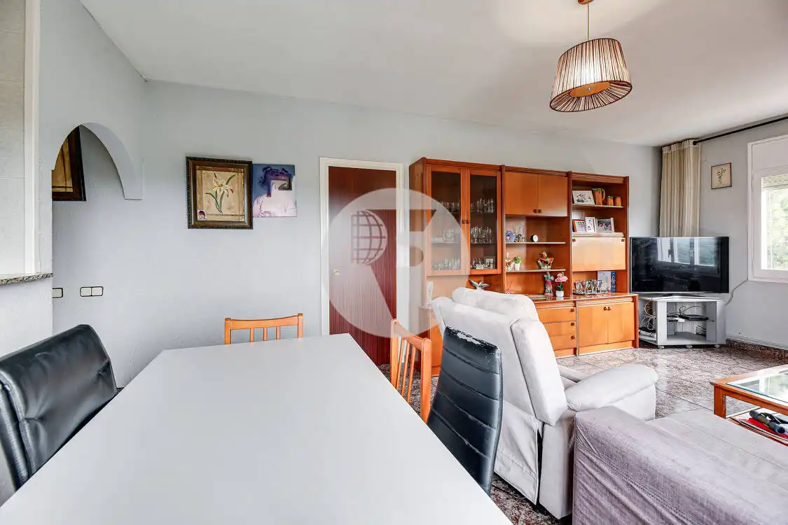 Sala d'estar de Casa o xalet en venda en Lliçà de Vall amb Calefacció, Terrassa i Piscina
