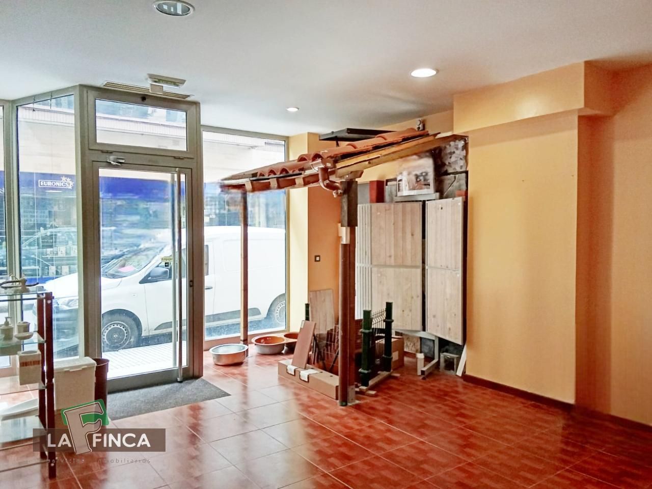 Local en venda en Gijón  amb Moblat