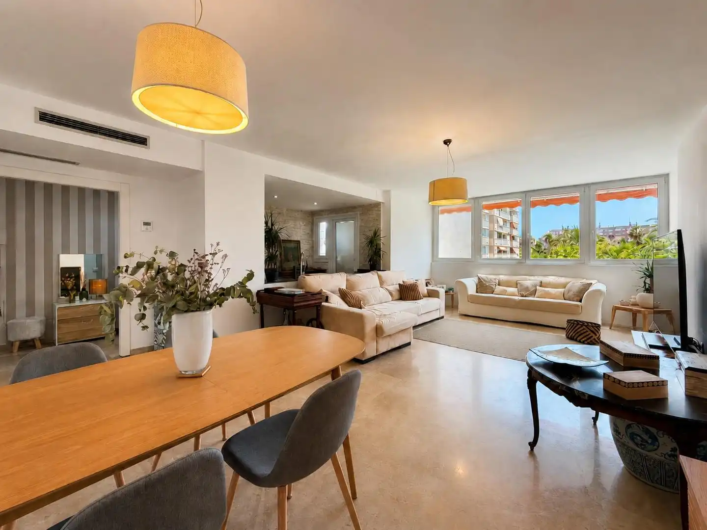 Sala de estar de Piso en venta en Alicante / Alacant con Aire acondicionado, Calefacción y Amueblado