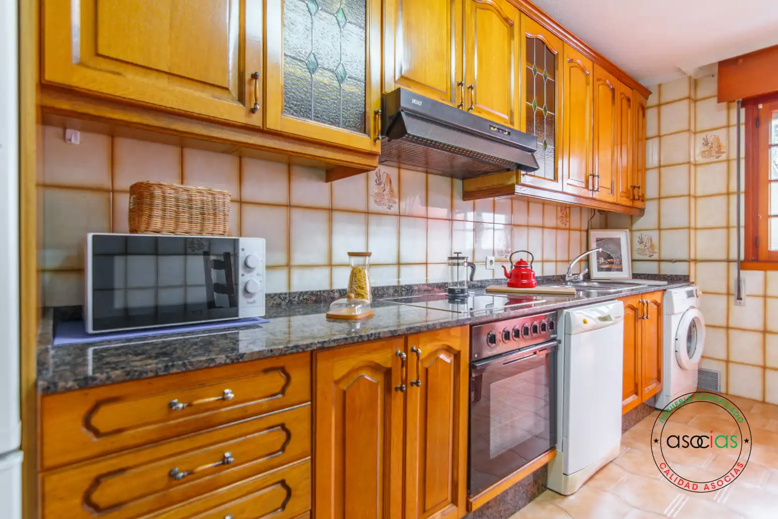 Cuina de Pis en venda en Cudillero amb Calefacció, Parquet i Moblat