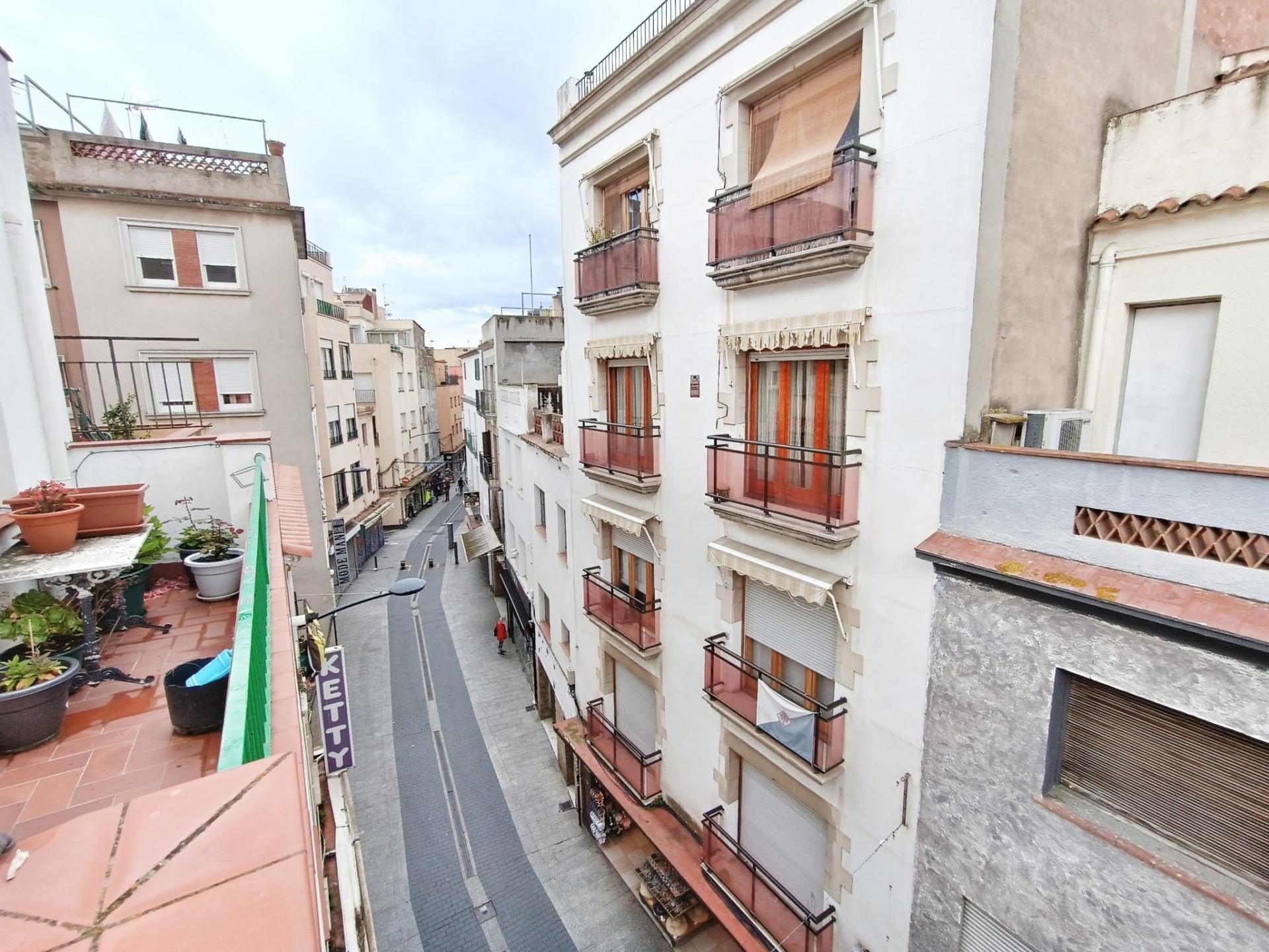 Vista exterior de Casa adosada en venda en Lloret de Mar amb Terrassa i Balcó