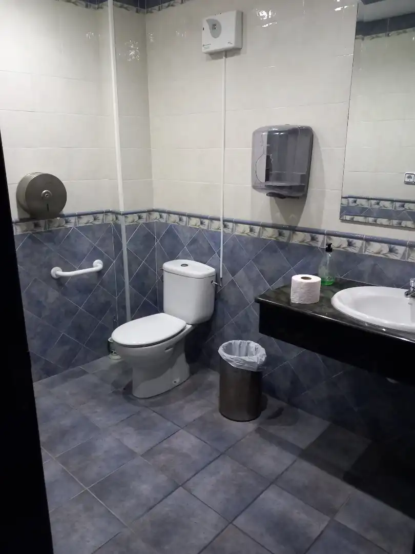 Bany de Local en venda en Catadau amb Aire condicionat, Calefacció i Terrassa
