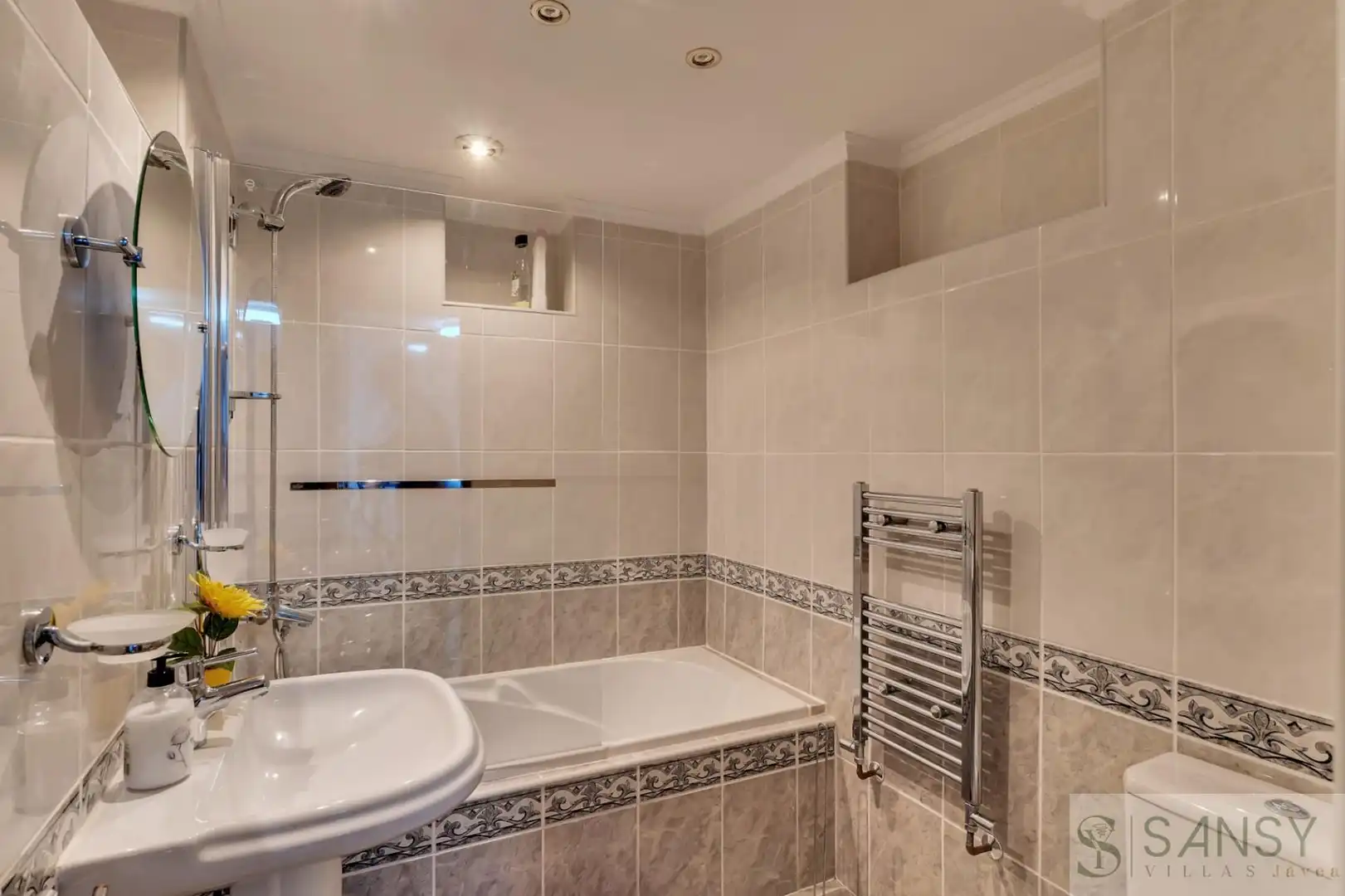 Bathroom of Houses for sale in Jávea / Xàbia  with Air Conditioner, Terrace and Storage room