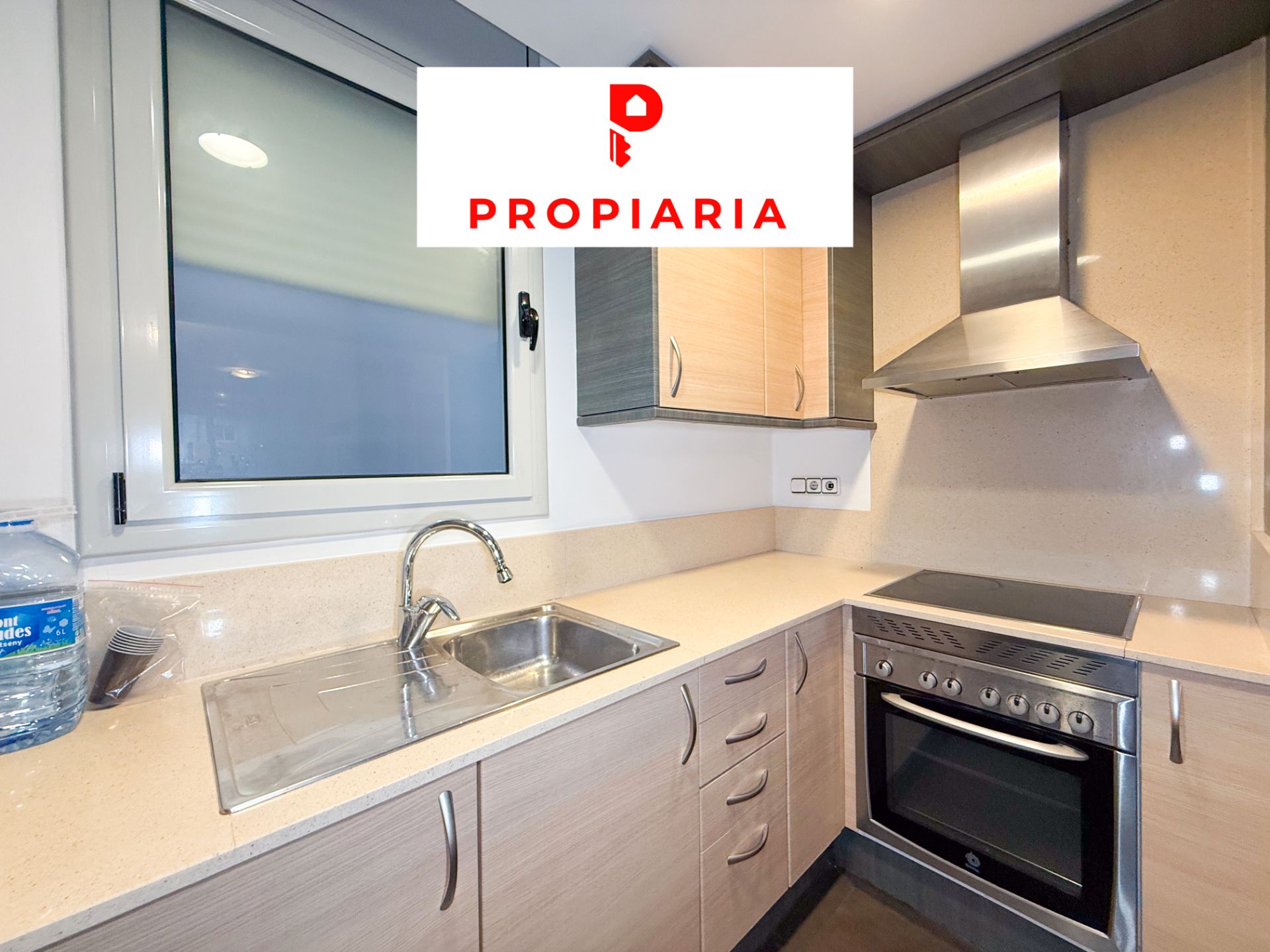 Cuina de Pis en venda en Sant Vicenç Dels Horts amb Aire condicionat, Calefacció i Parquet