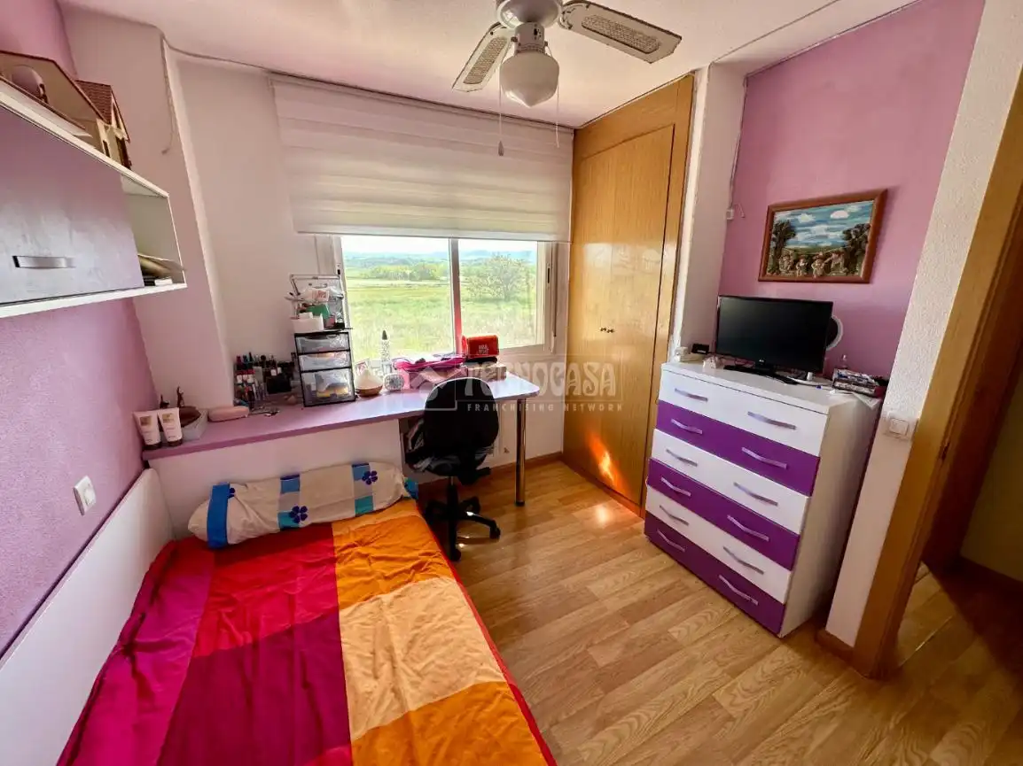 Habitación de Casa adosada en venta en Fontanar con Calefacción