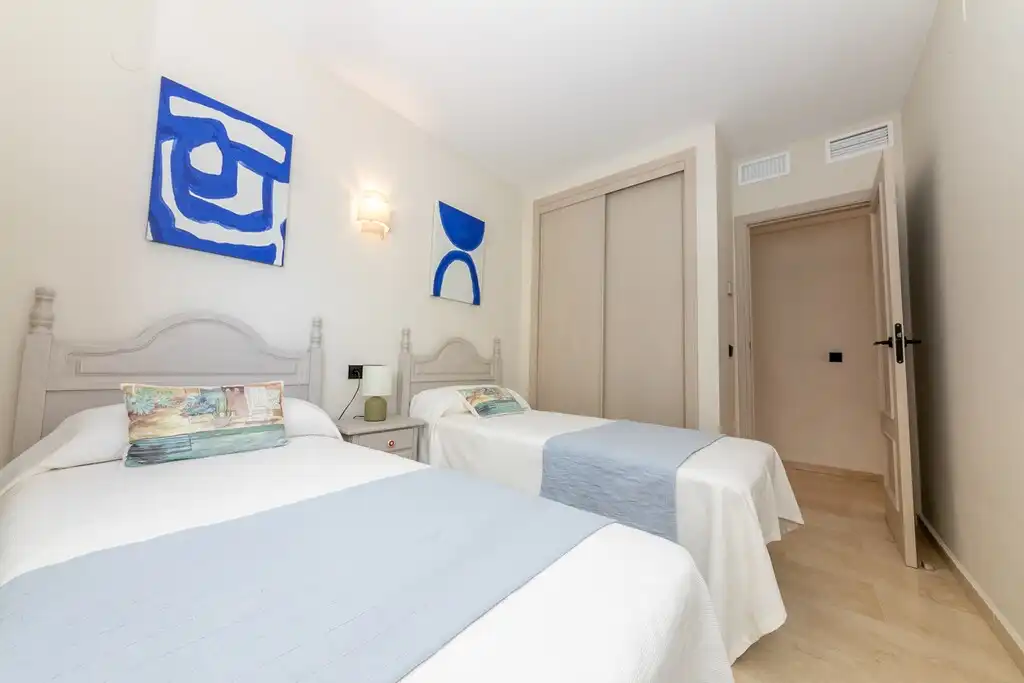 Bedroom of Apartments for rent in Fuengirola  with Air Conditioner, Terrace and Furnished