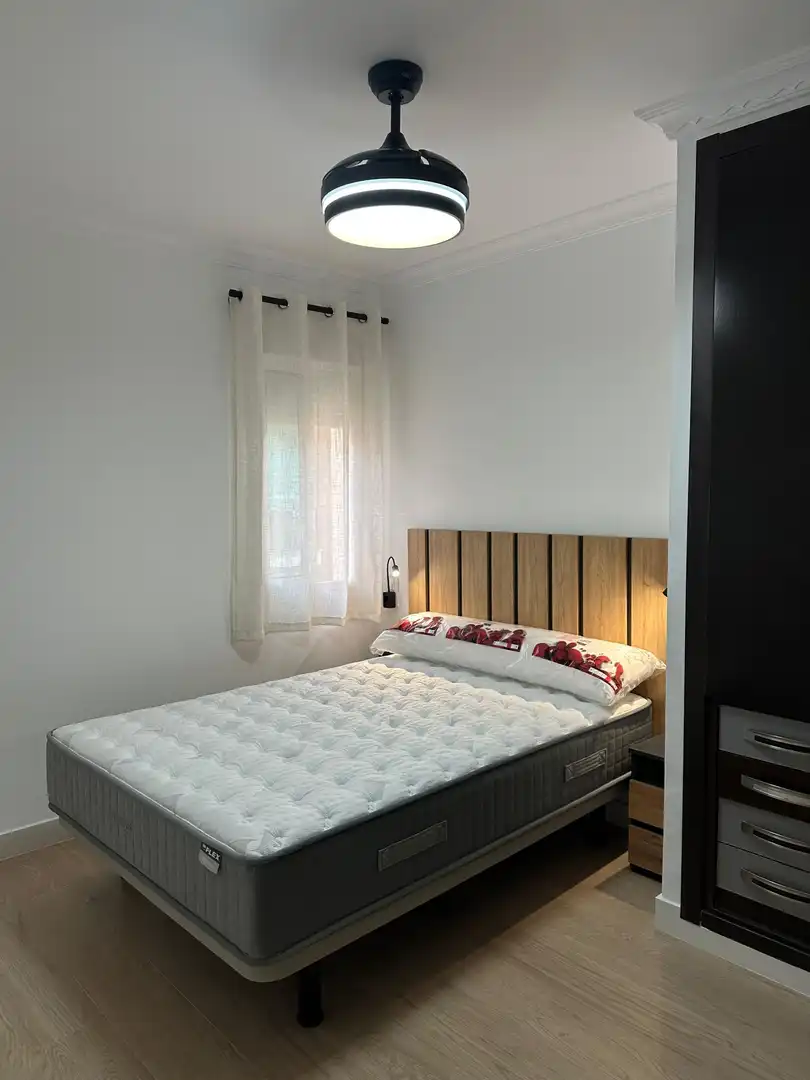 Bedroom of Flat for rent in Huelva  with Air Conditioner and Furnished