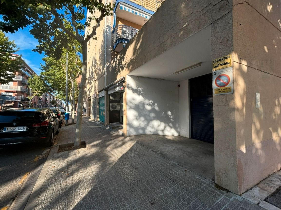 Vista exterior de Garatge en venda en Vilanova i la Geltrú