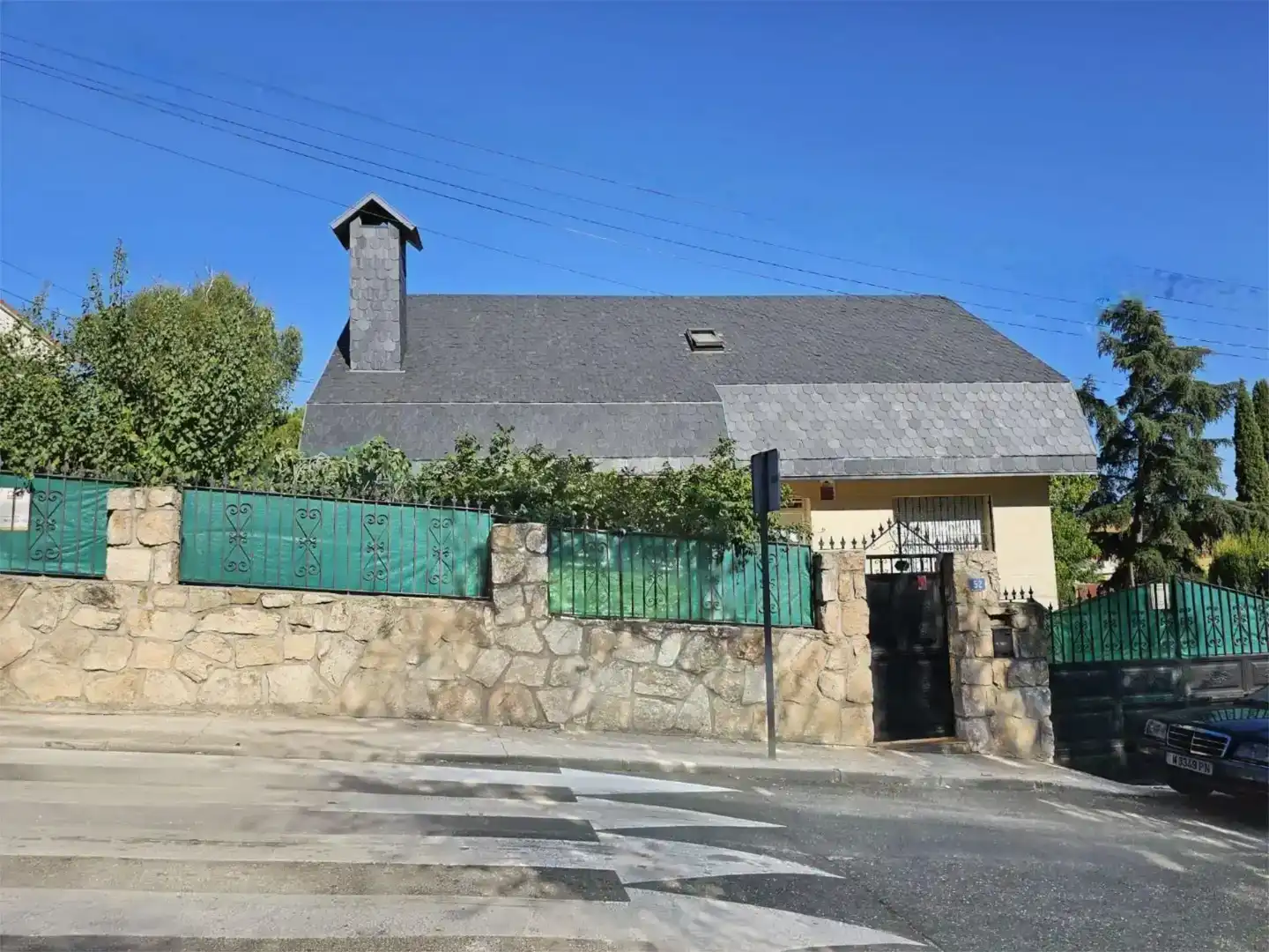 Vista exterior de Casa o xalet en venda en Paracuellos de Jarama amb Aire condicionat i Piscina