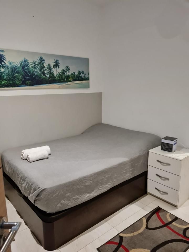 Dormitori de Planta baixa per a compartir en  Madrid Capital amb Moblat