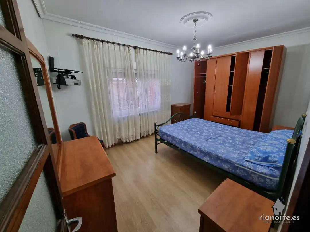 Habitación de Piso en venta en Avilés con Calefacción