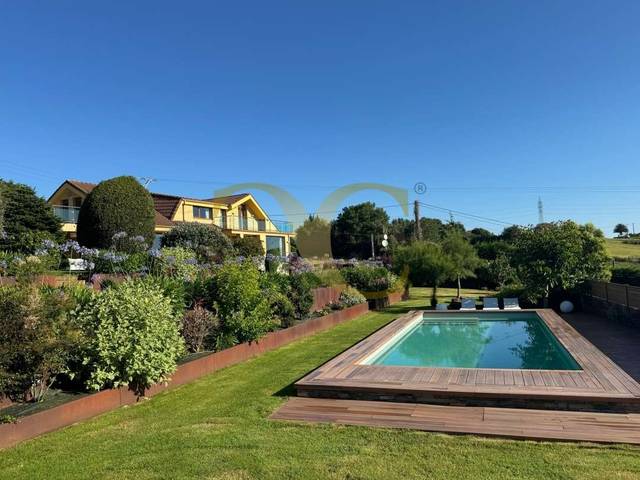 Casa-chalet en Alquiler en Avenida Juan de Herrera en Maoño -  Azoños