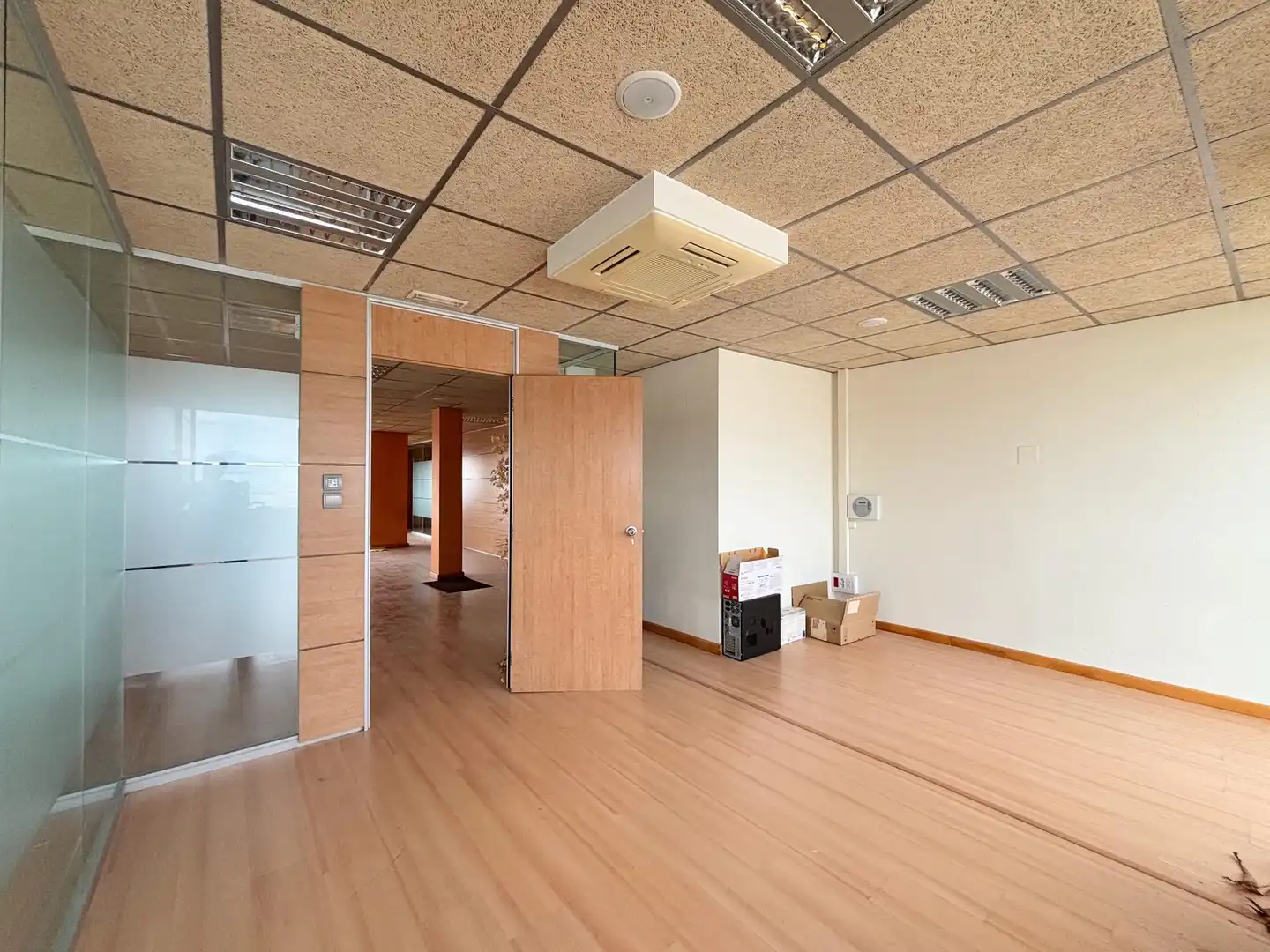 Office for sale in Alicante / Alacant  with Air Conditioner and Furnished