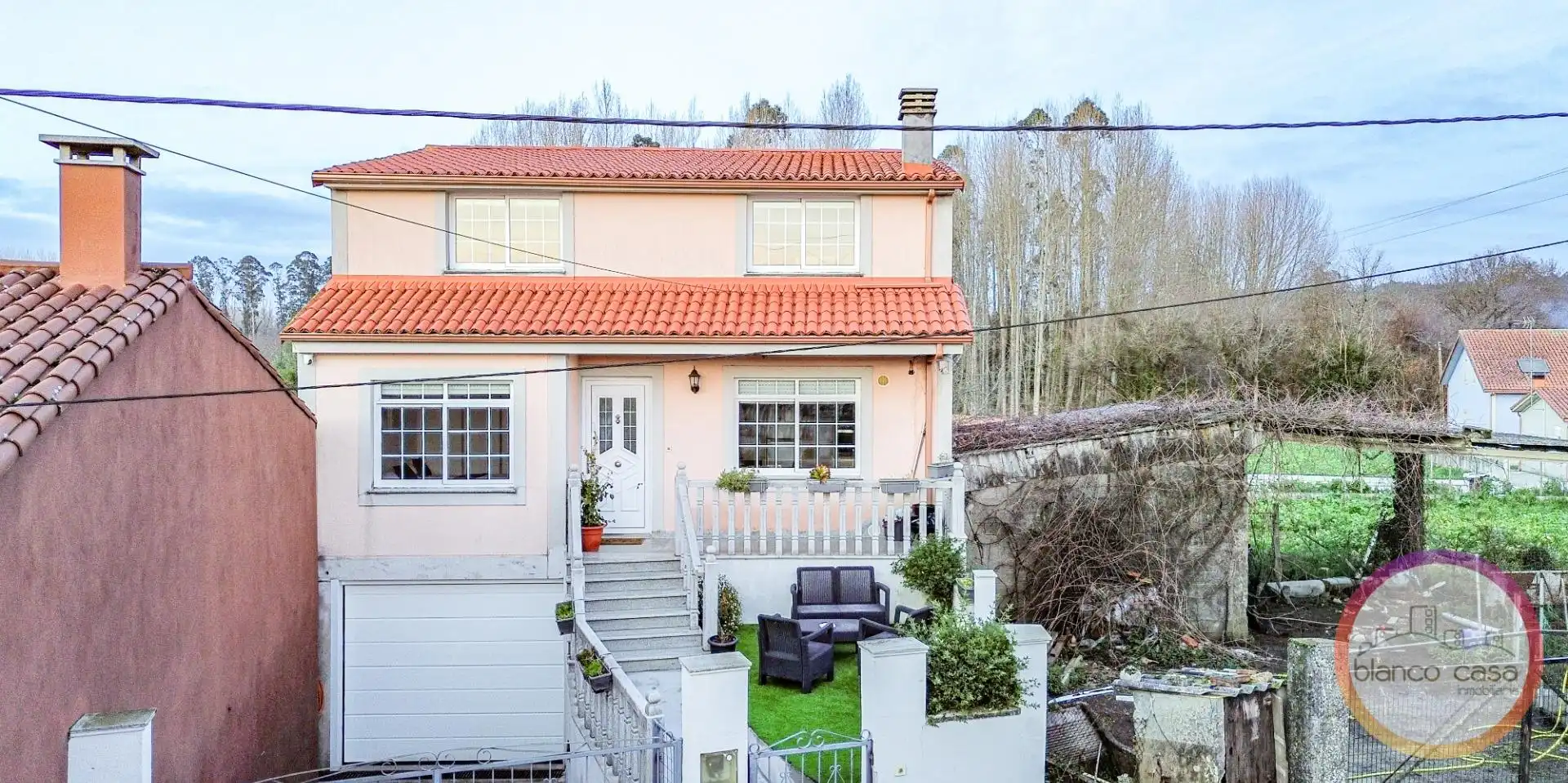Vista exterior de Casa o chalet en venta en Carballo con Calefacción, Jardín privado y Trastero