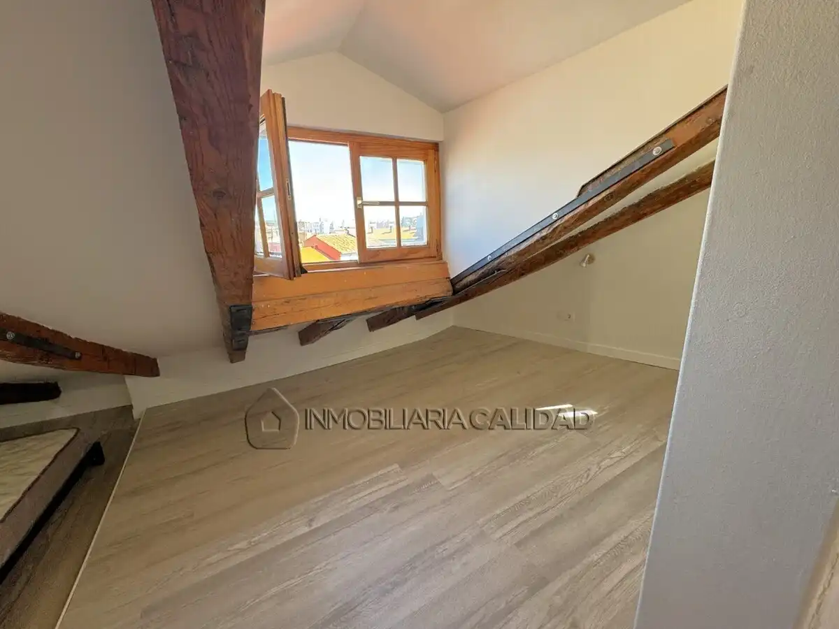 Habitación de Piso de alquiler en Burgos con Calefacción y Amueblado