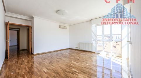 Photo 4 of Flat for rent in Salvador, Madrid Capital