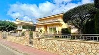 Vista exterior de Casa o xalet en venda en Torroella de Montgrí amb Aire condicionat, Calefacció i Jardí privat