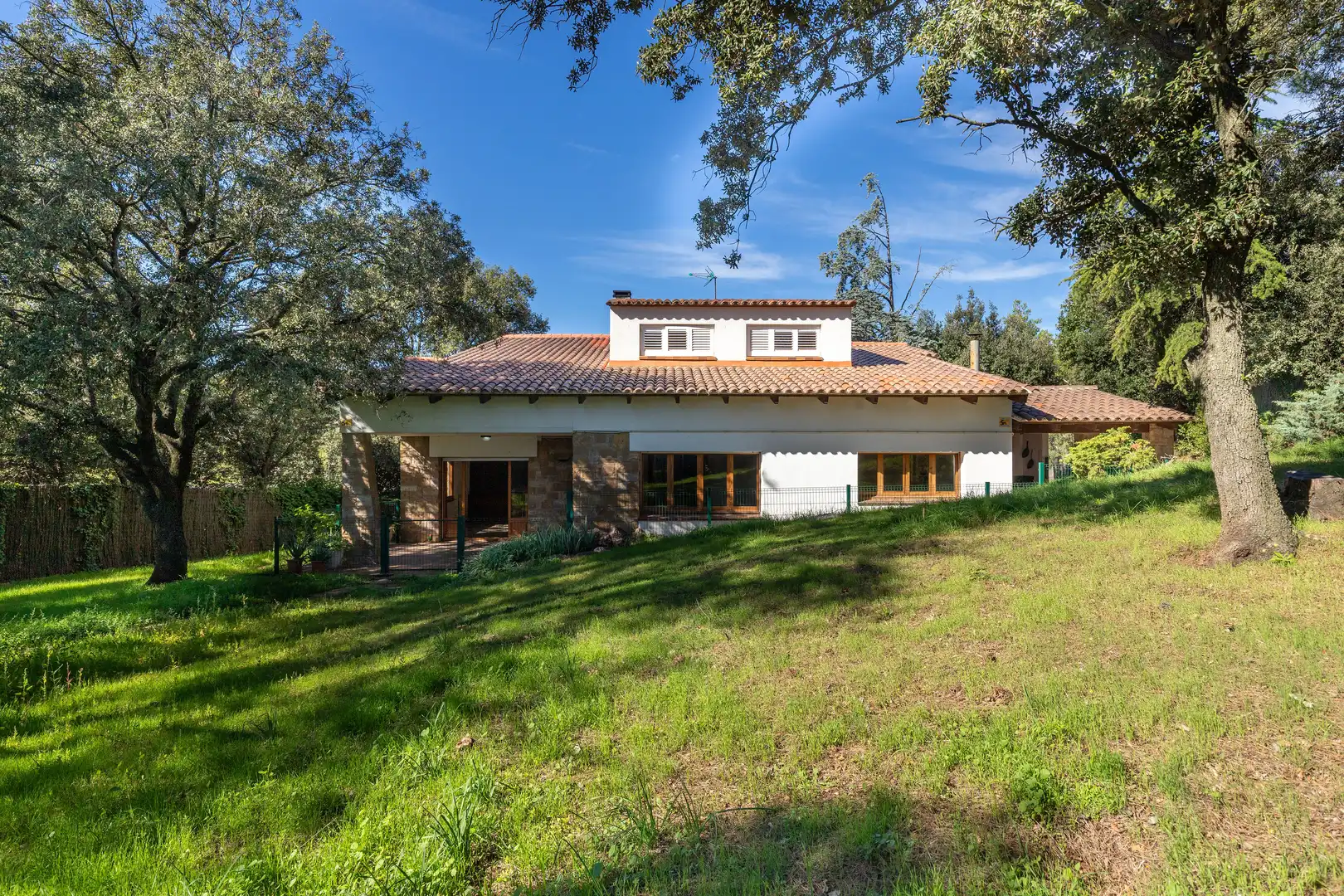 Vista exterior de Casa o xalet en venda en Matadepera amb Calefacció, Jardí privat i Traster